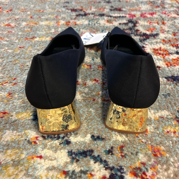 NWT Zara Gold Heeled Pointed Shoe - Picture 3 of 4